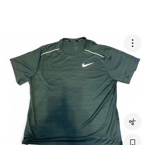 Nike Men's Dark Green Short Sleeve Tee